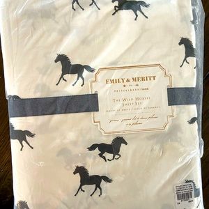 Emily & Meritt Wild Horses Queen Sheet Set, Pottery Barn Teen
